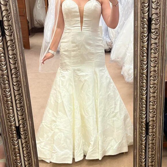 Allure Bridals Dresses & Skirts - Wedding Dress Allure Bridals, Madison James MJ960 Brocade, Bow, Size 12 Gown NWT